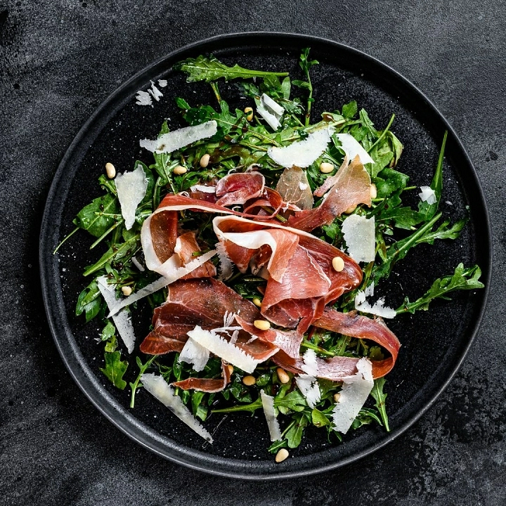 ensalada con jamón ibérico