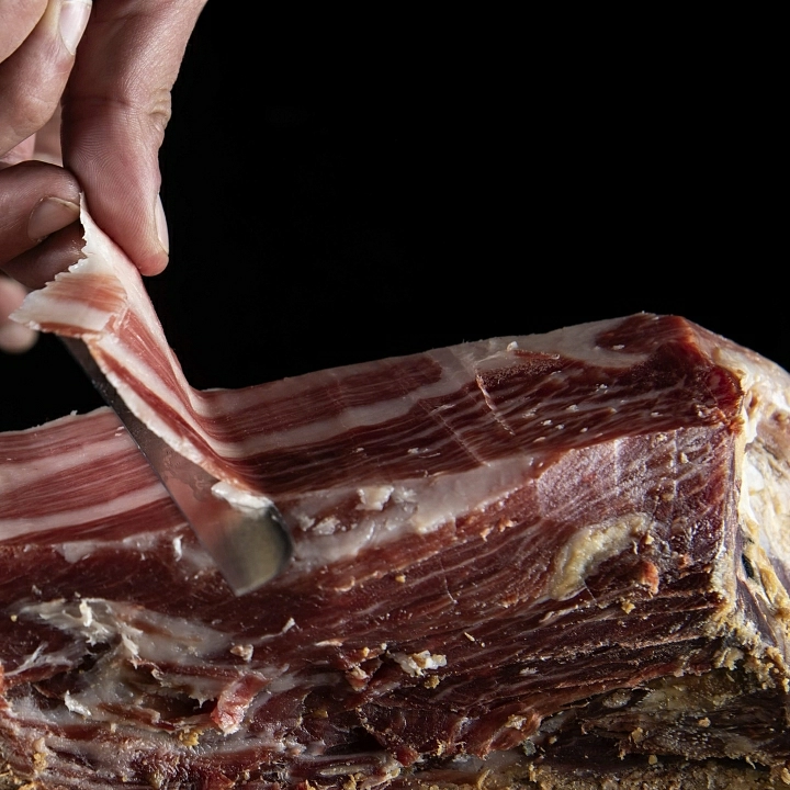 Jamón con puntos blancos de tirosina