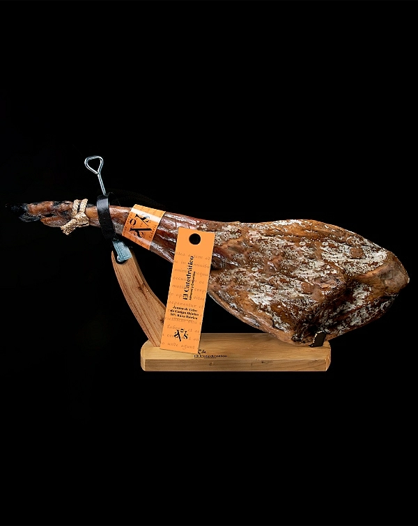 Jamón de Cebo de Campo ibérico 50% raza ibérica 7.5 kg + Jamonero